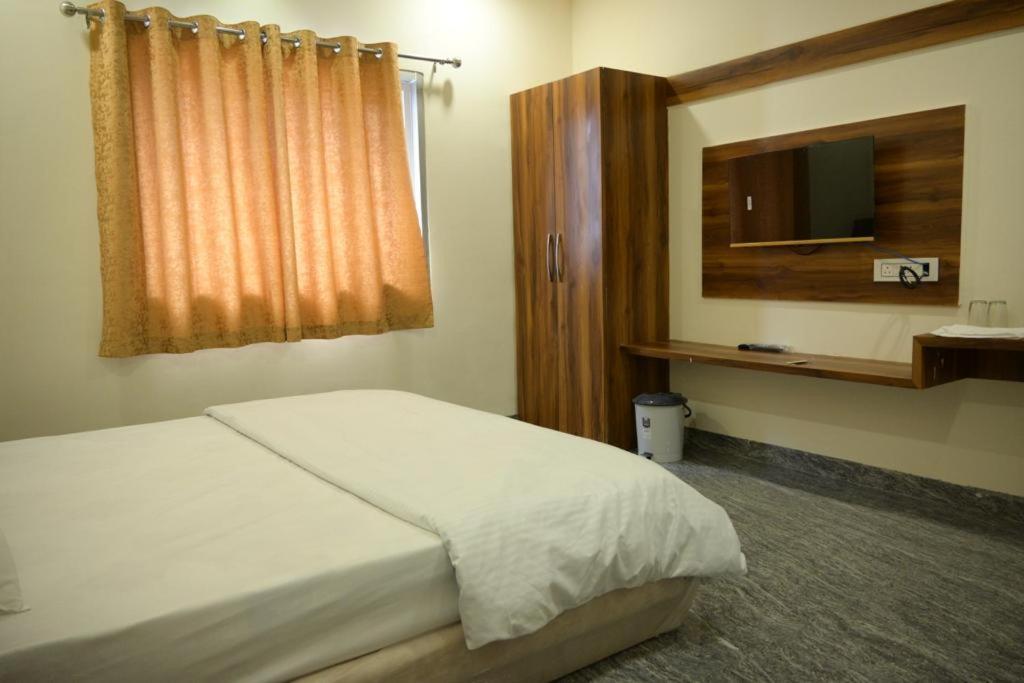 Hotel Anand Ujjain Dış mekan fotoğraf