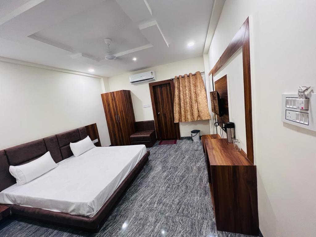 Hotel Anand Ujjain Dış mekan fotoğraf